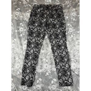 NWOT Seven7 Tummyless High Rise Skinny Jeans – Neutral Snake Print | Size 8 | Co